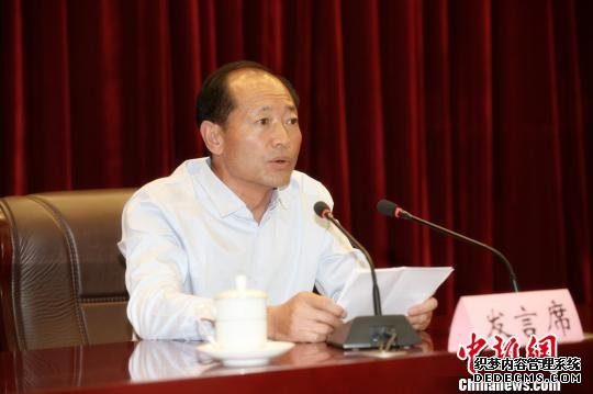 图为马世林介绍敦煌研究院对敦煌文化品牌的建设。　史静静 摄